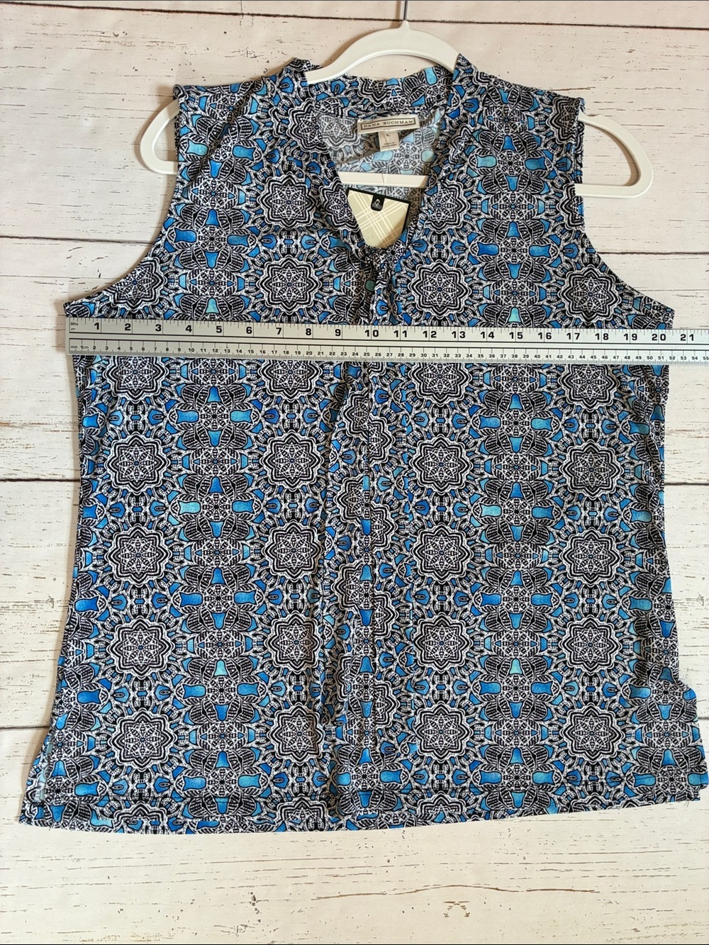 Dana Buchman Sleeveless V Neck Top in Blue/Black/White Pattern, sz L, NWT - Picture 14 of 15